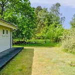 3 Bedroom Amazing In Semesterbostad