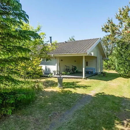 3 Bedroom Amazing In Semesterbostad