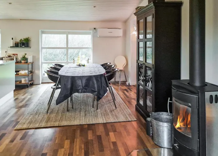Semesterbostad 3 Bedroom Amazing In