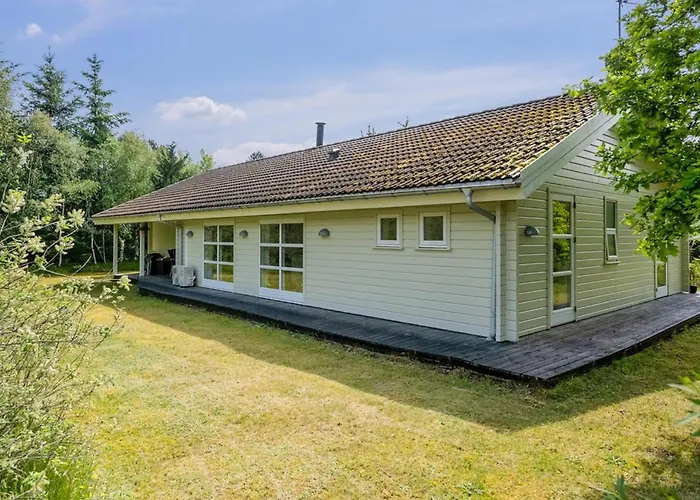 3 Bedroom Amazing In Ålbæk