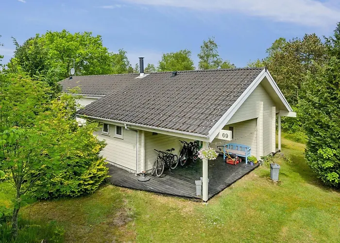 Semesterbostad 3 Bedroom Amazing In